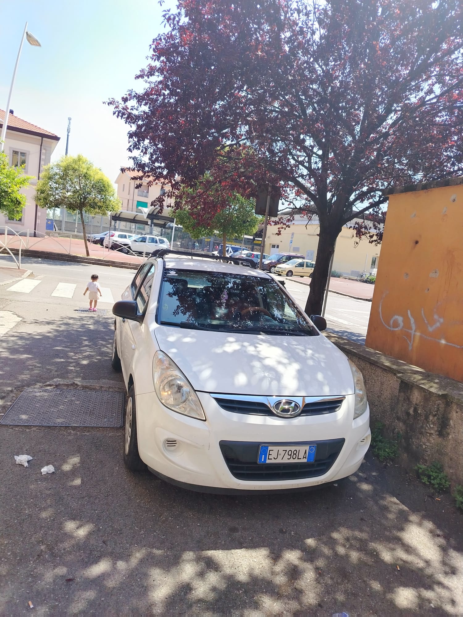Hyundai i20 2011 - front-right photo 2