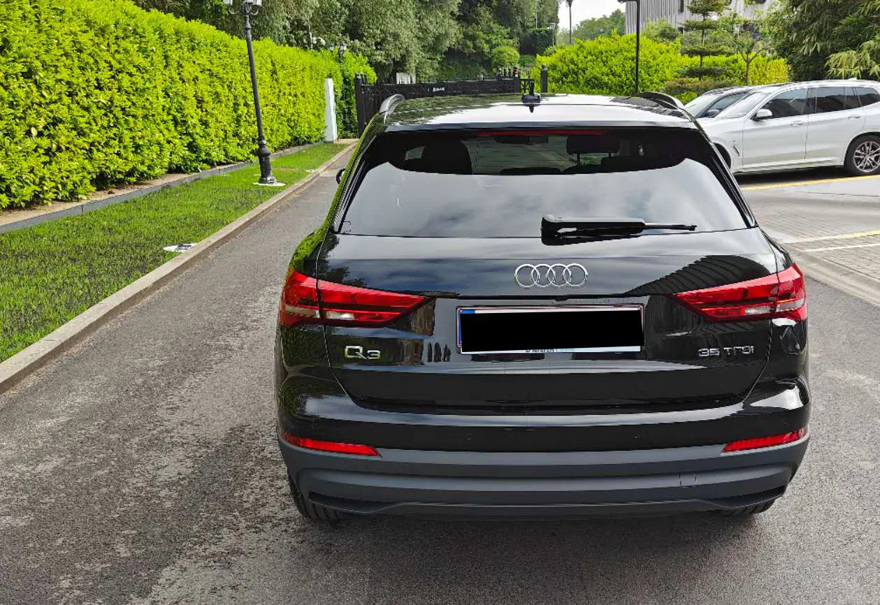 Audi Q3 2023 - rear-right photo 3