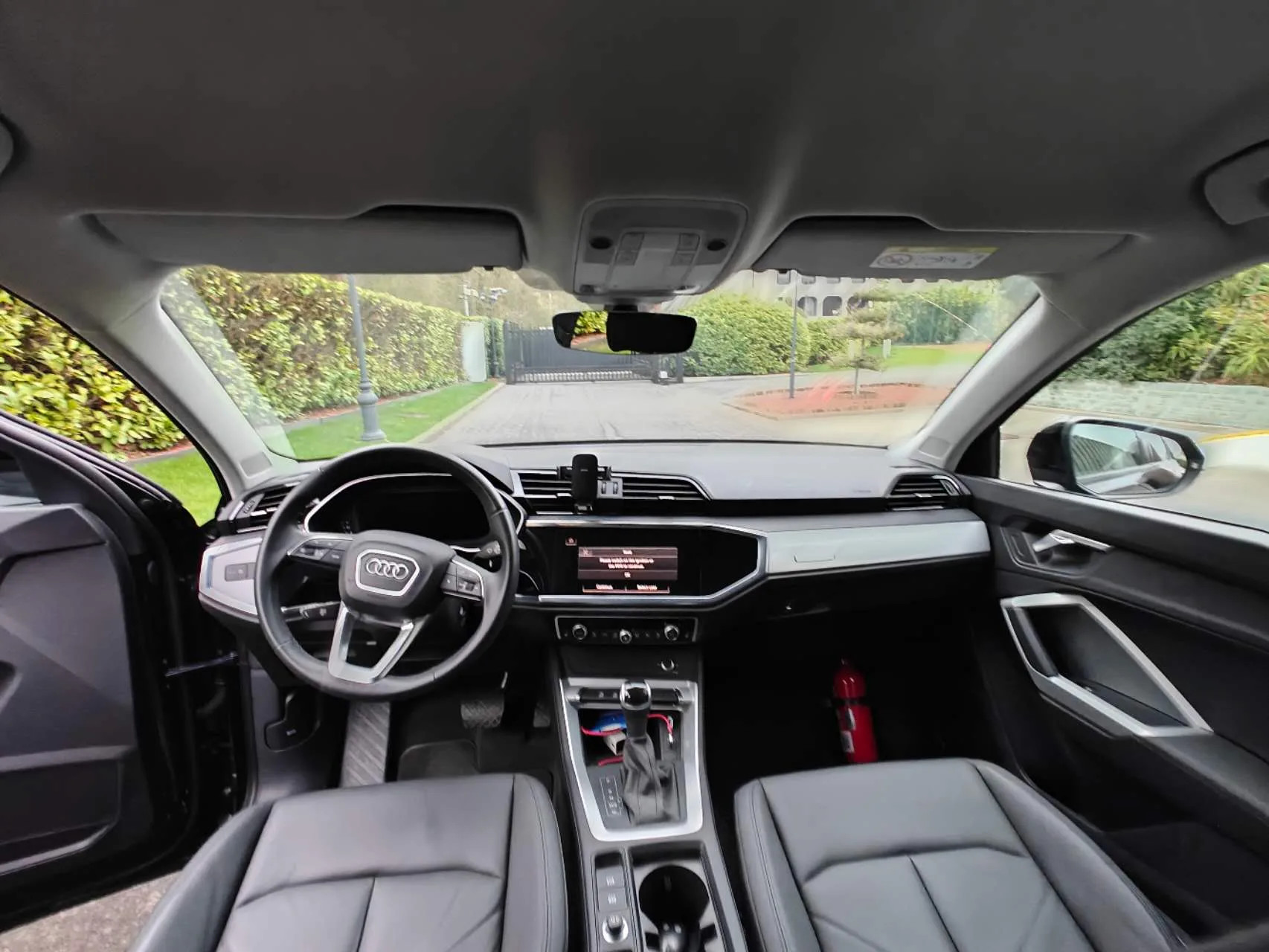Audi Q3 2023 - driver-seat photo 5