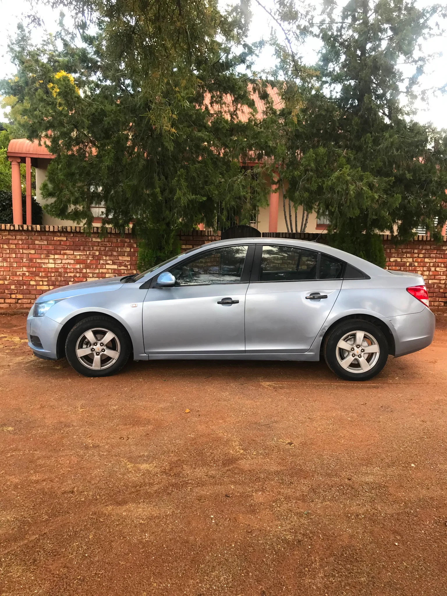 Chevrolet Cruze 2009 - left-side photo 1