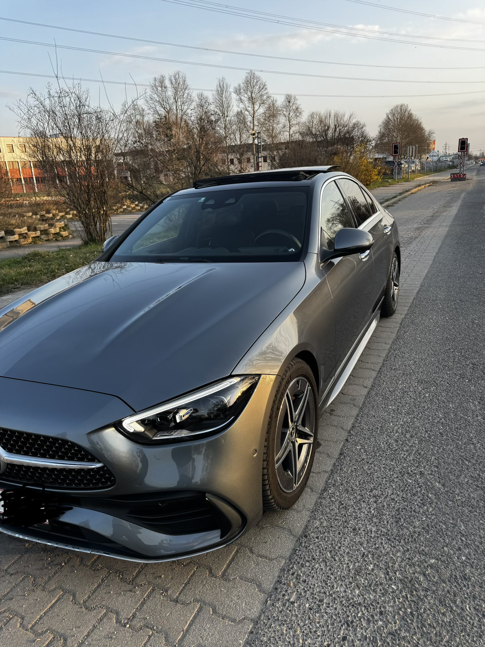 Mercedes-Benz C-Class 2021 - front-left photo 1