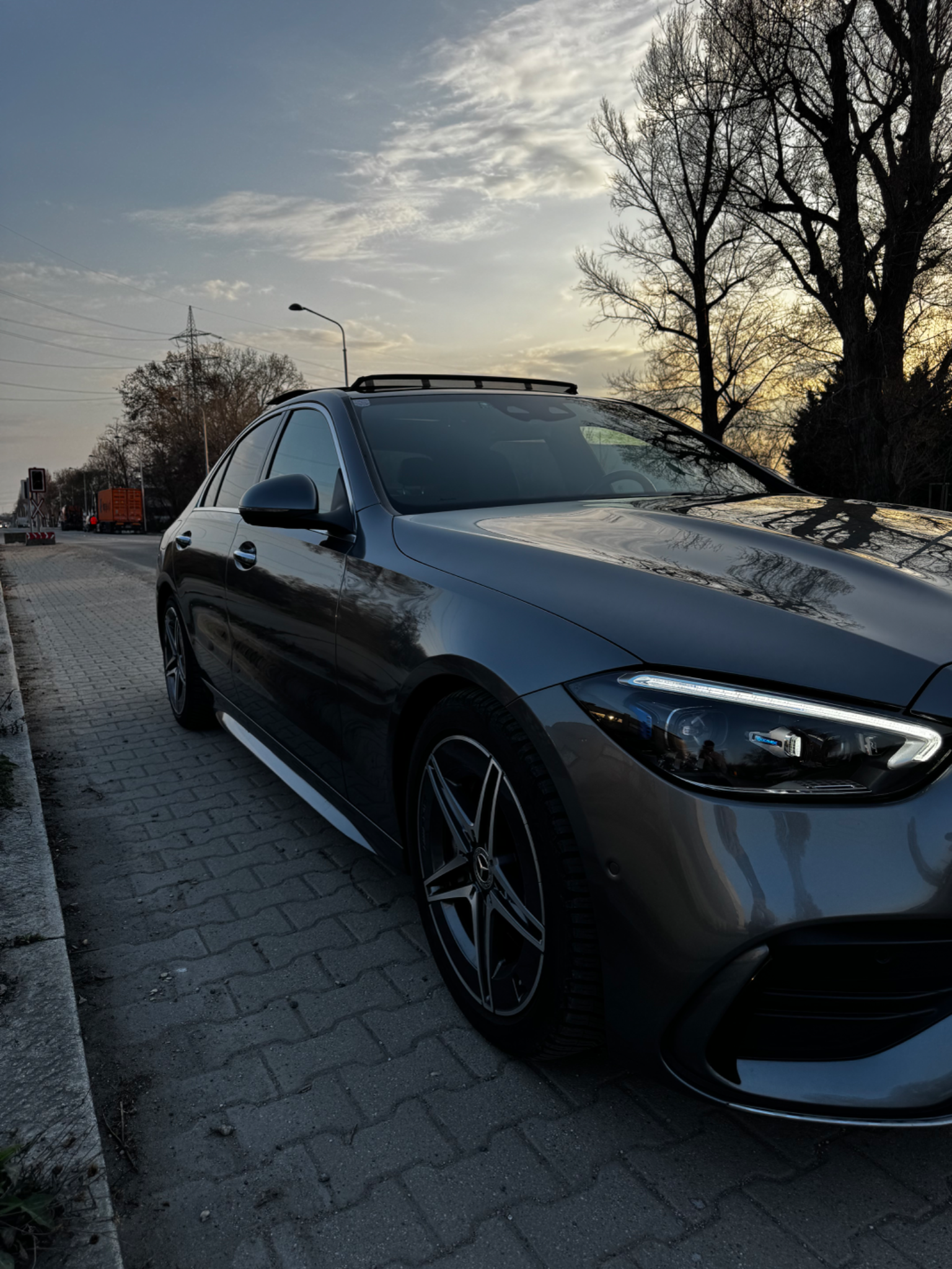 Mercedes-Benz C-Class 2021 - front-right photo 4