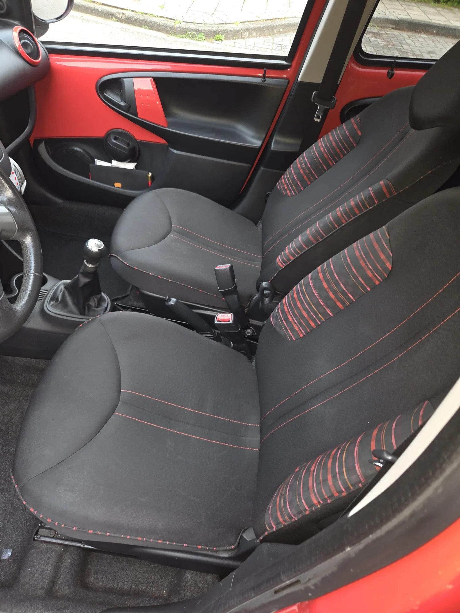 Citroën C1 2014 - driver-seat photo 3