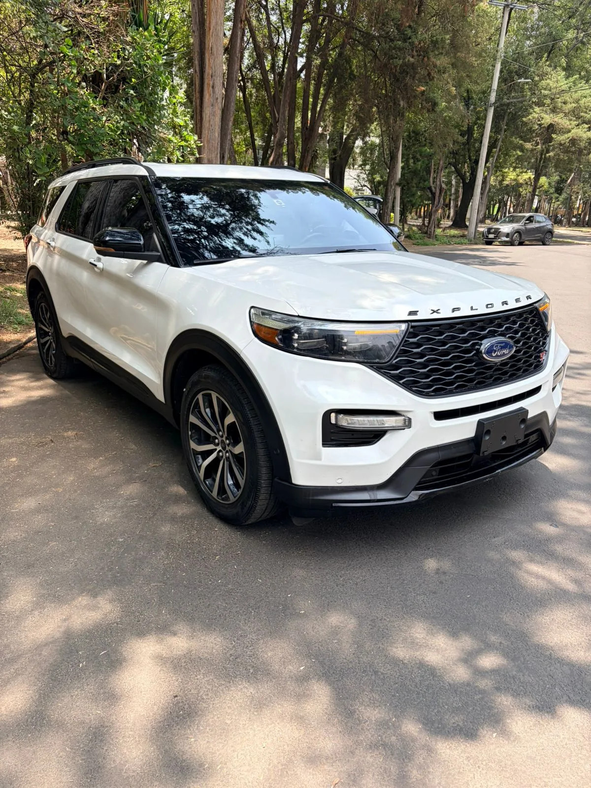 Ford Explorer 2022 - front-left photo 2