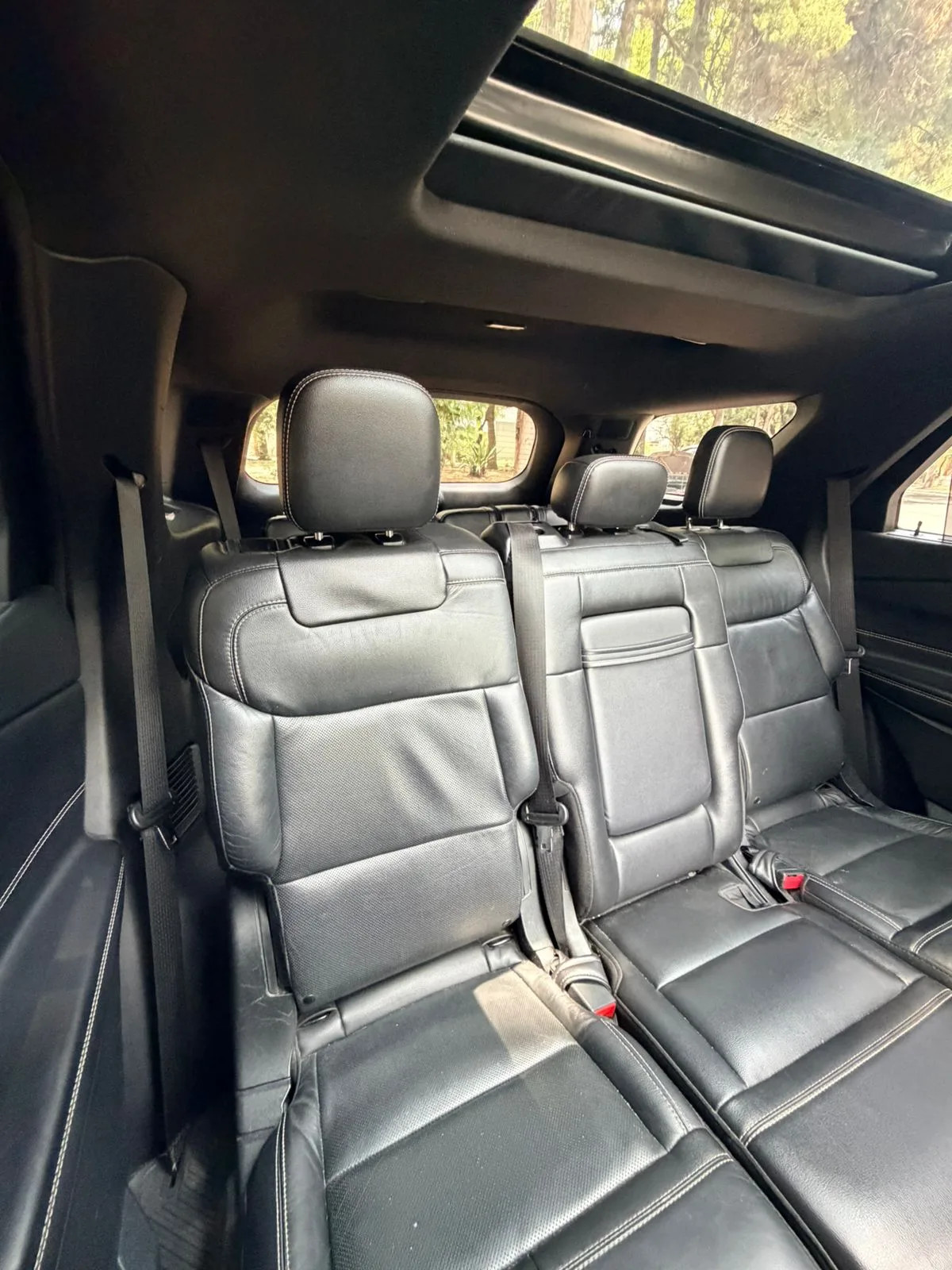 Ford Explorer 2022 - rear-seats photo 4