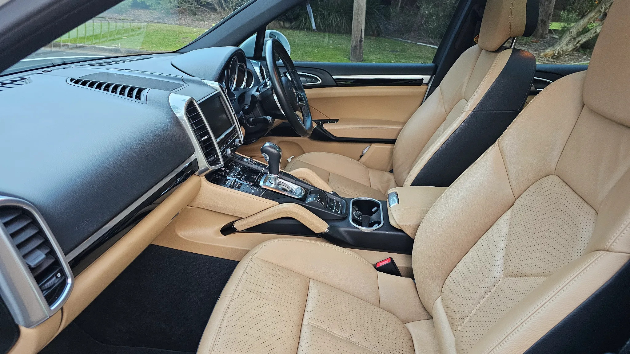 Porsche Cayenne 2016 - dashboard photo 5