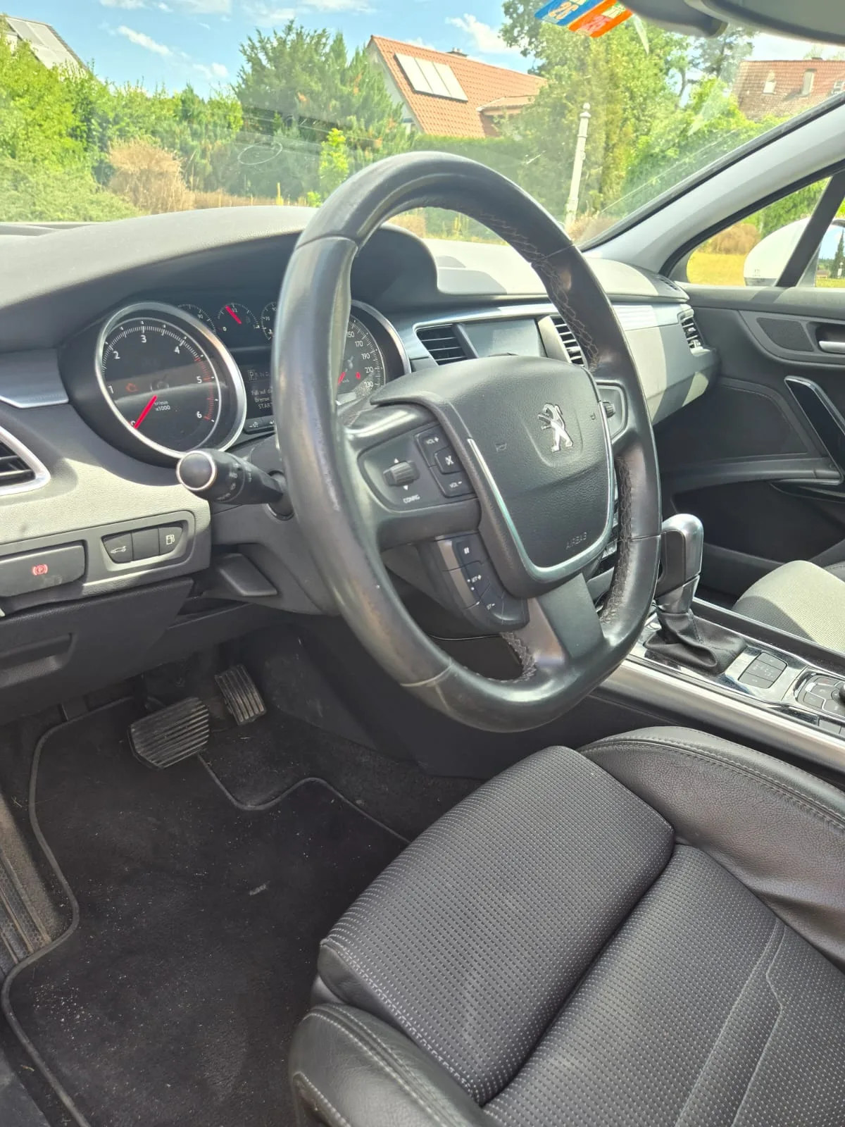 Peugeot 508 2016 - driver-seat photo 4