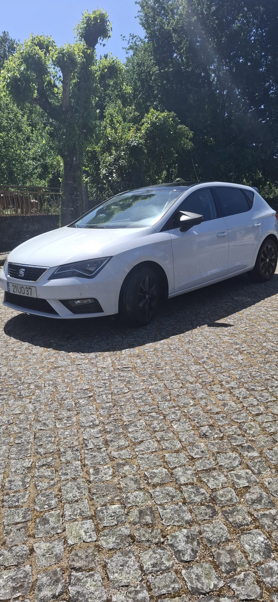 SEAT Leon 2018 - front-right photo 1
