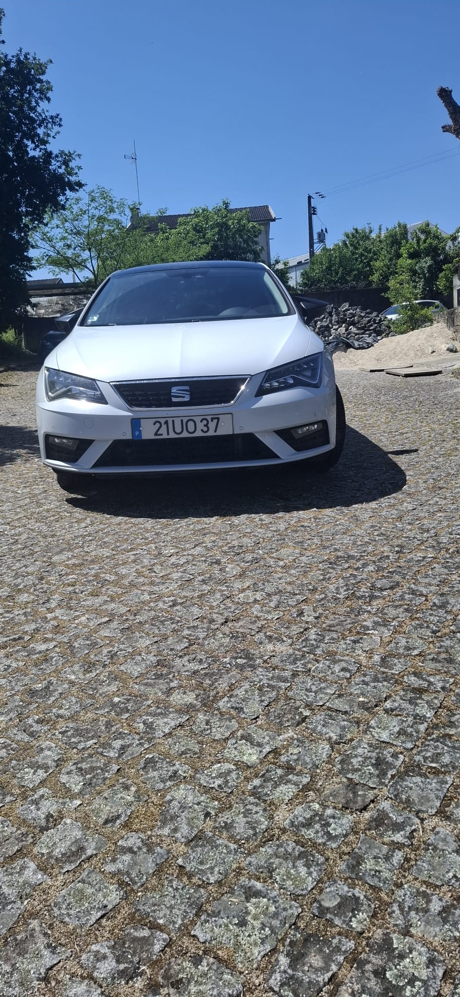 SEAT Leon 2018 - front-right photo 2