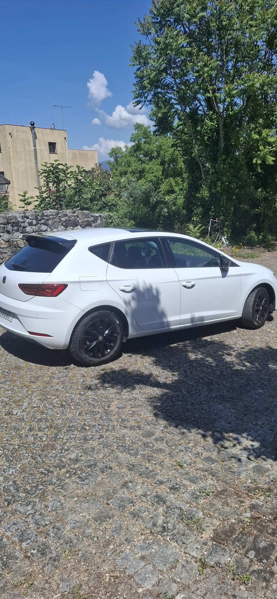 SEAT Leon 2018 - rear-right photo 3