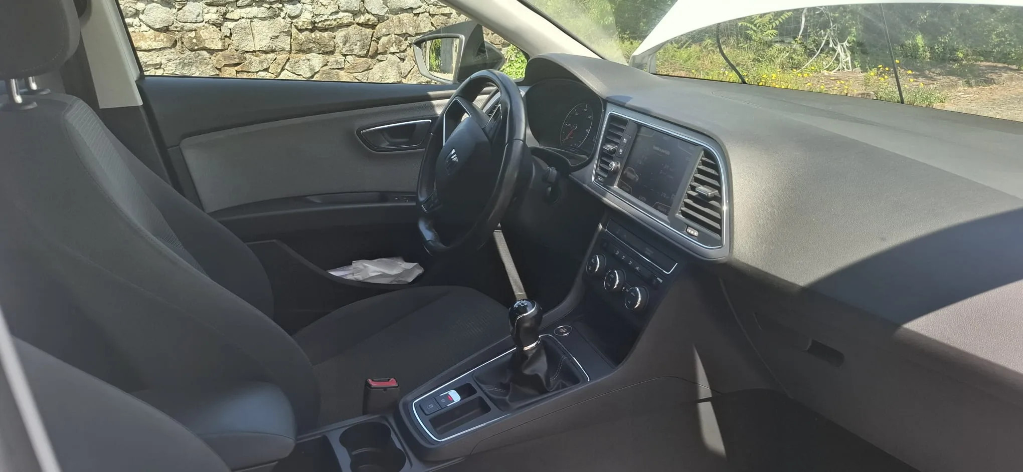 SEAT Leon 2018 - dashboard photo 5
