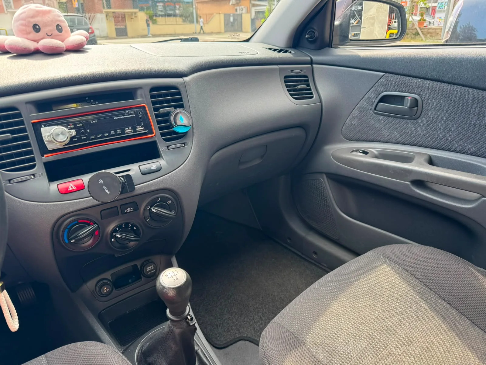 Kia Rio 2007 - front-passenger photo 4