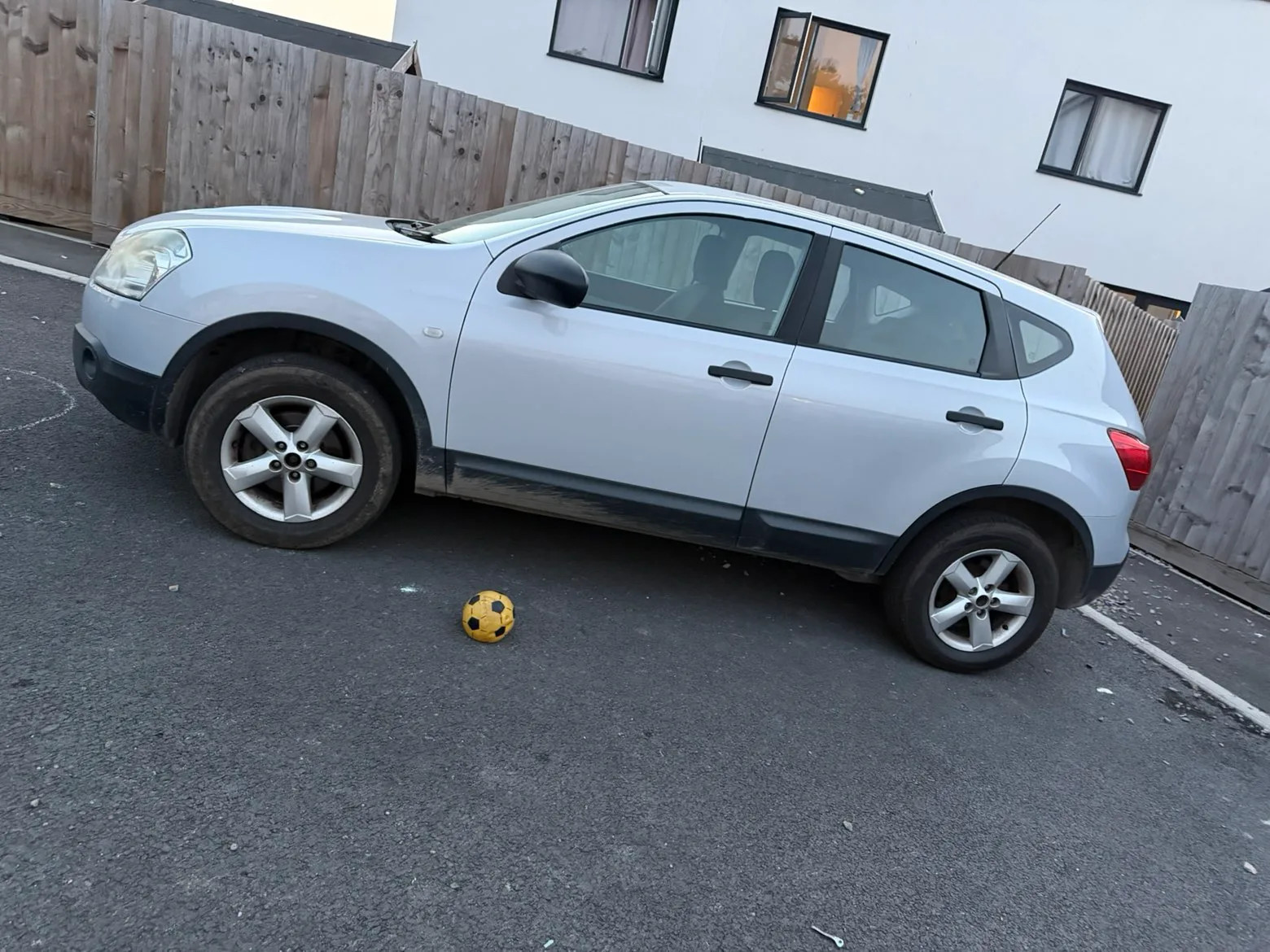 NISSAN QASHQAI 2008 - left-side photo 1