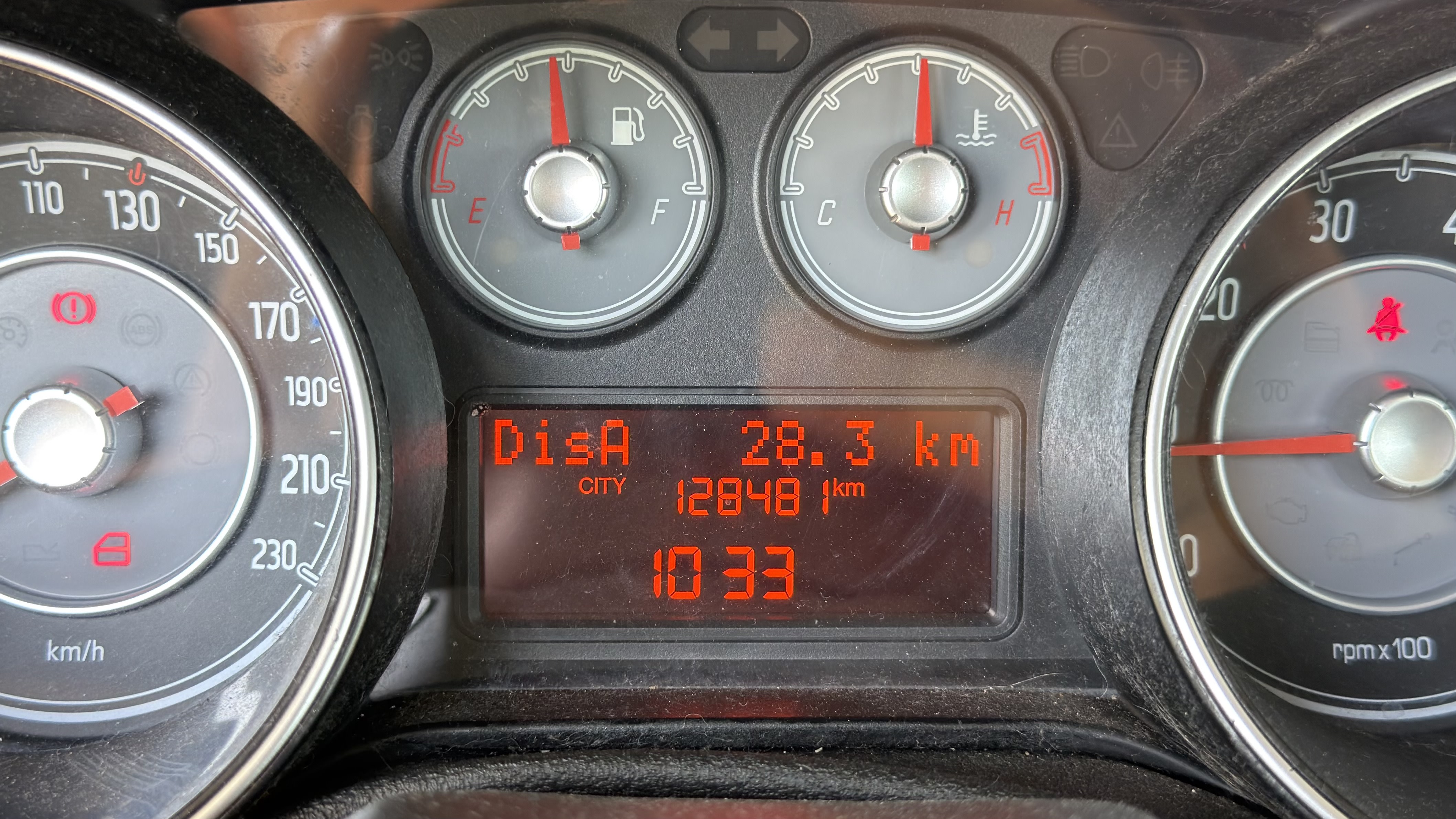 Fiat Punto 2010 - dashboard photo 4