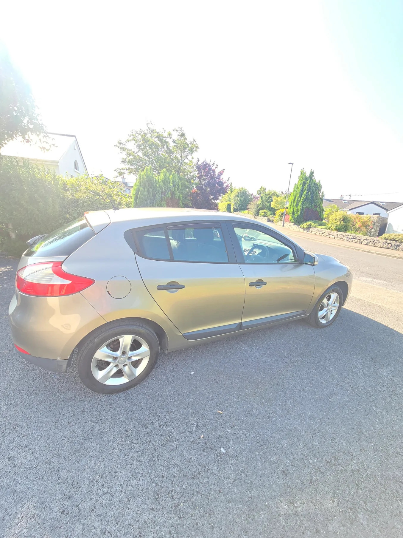 Renault Megane 2009 - left-side photo 1