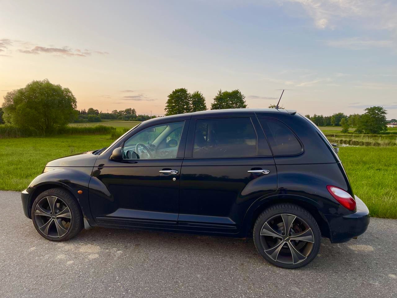 Chrysler PT Cruiser 2006 - left-side photo 1