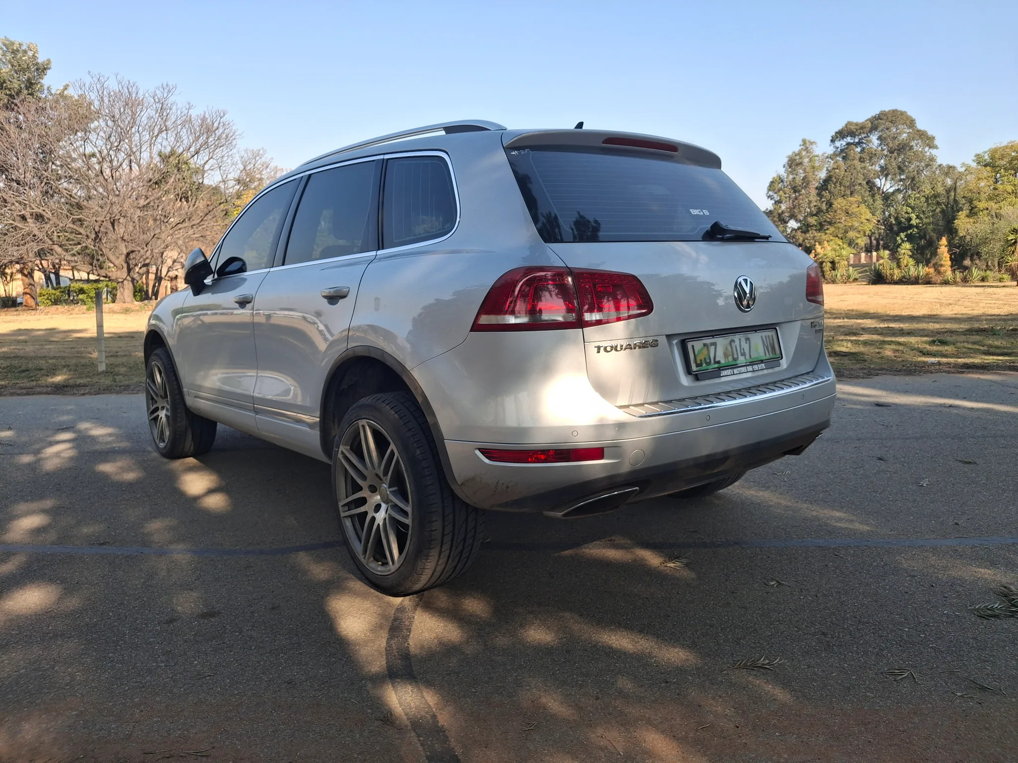 Volkswagen Touareg 2013 - rear-right photo 4