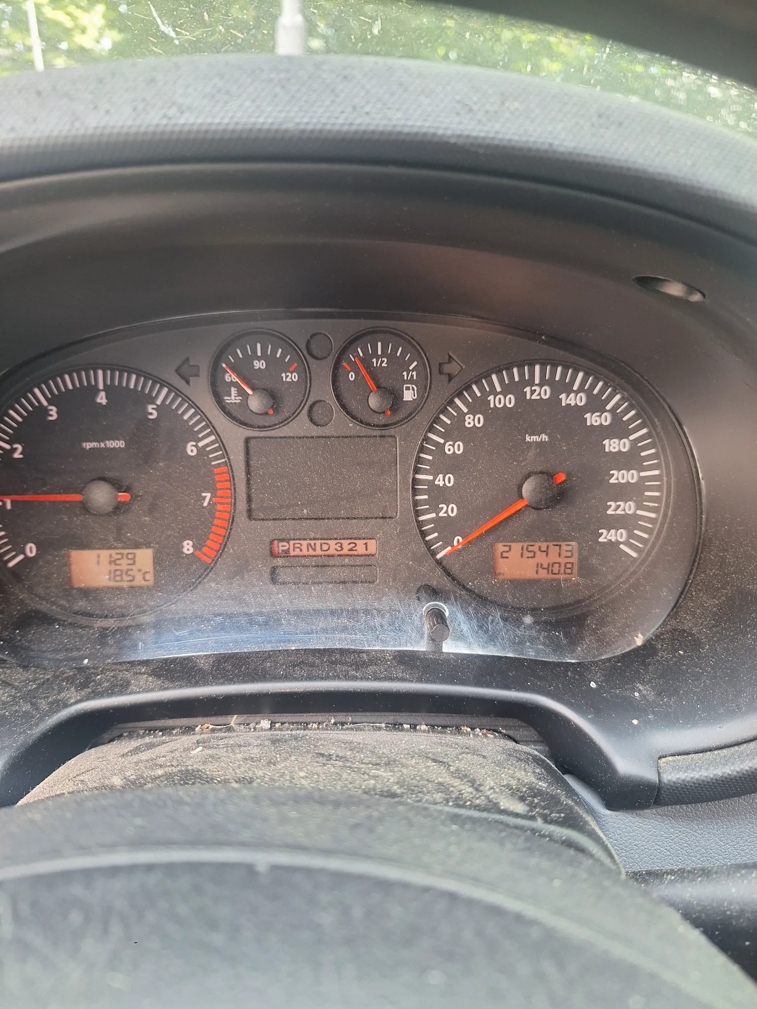 SEAT Leon 2001 - dashboard photo 5