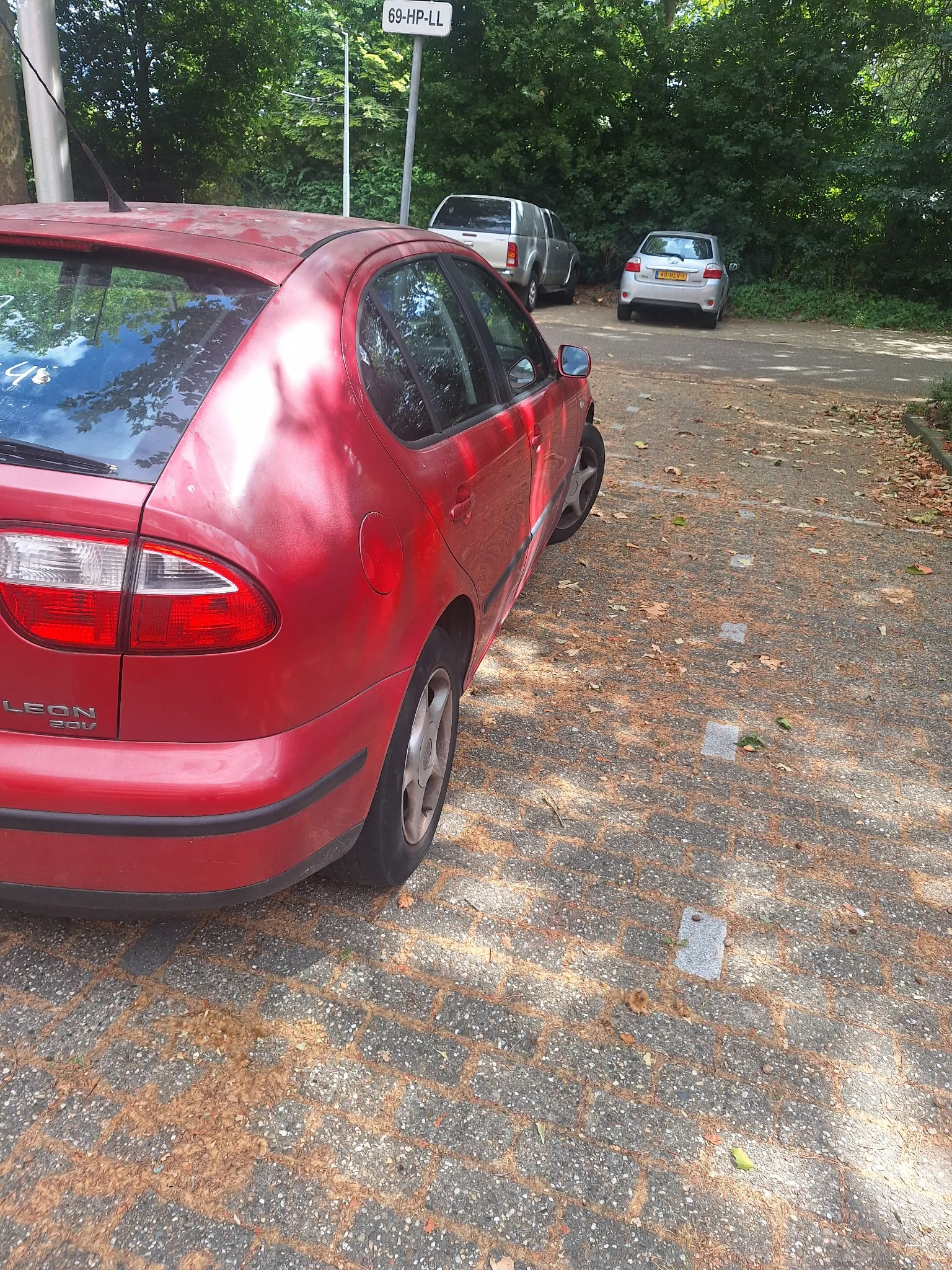 SEAT Leon 2001 - rear-right photo 3