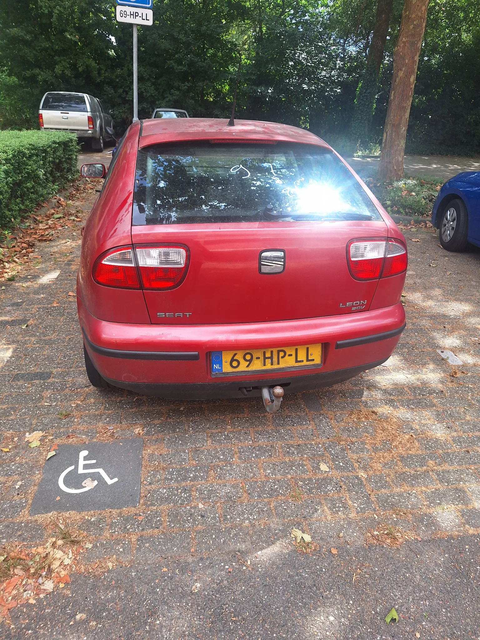 SEAT Leon 2001 - rear-right photo 4