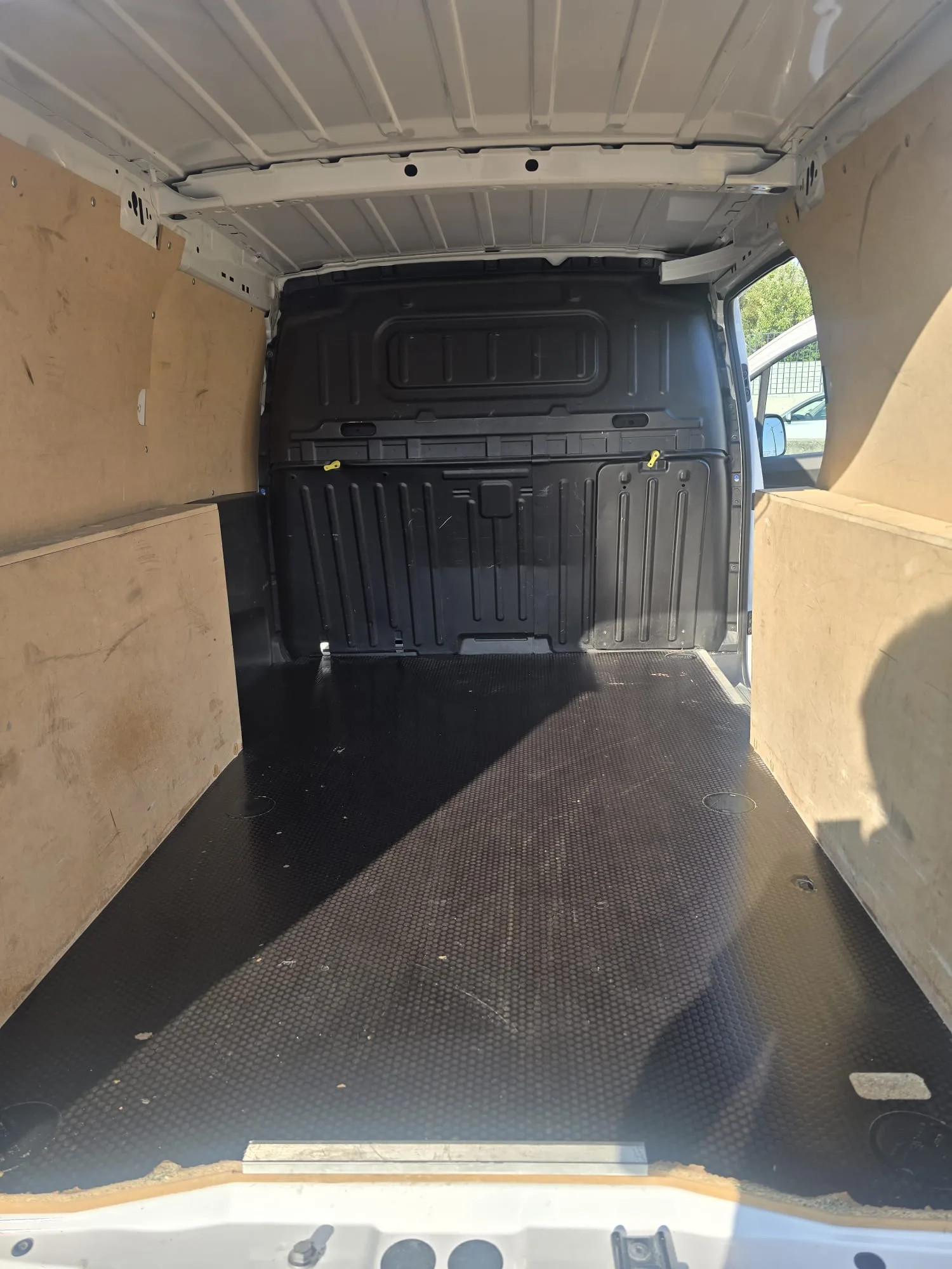 Peugeot Partner 2024 - boot photo 6