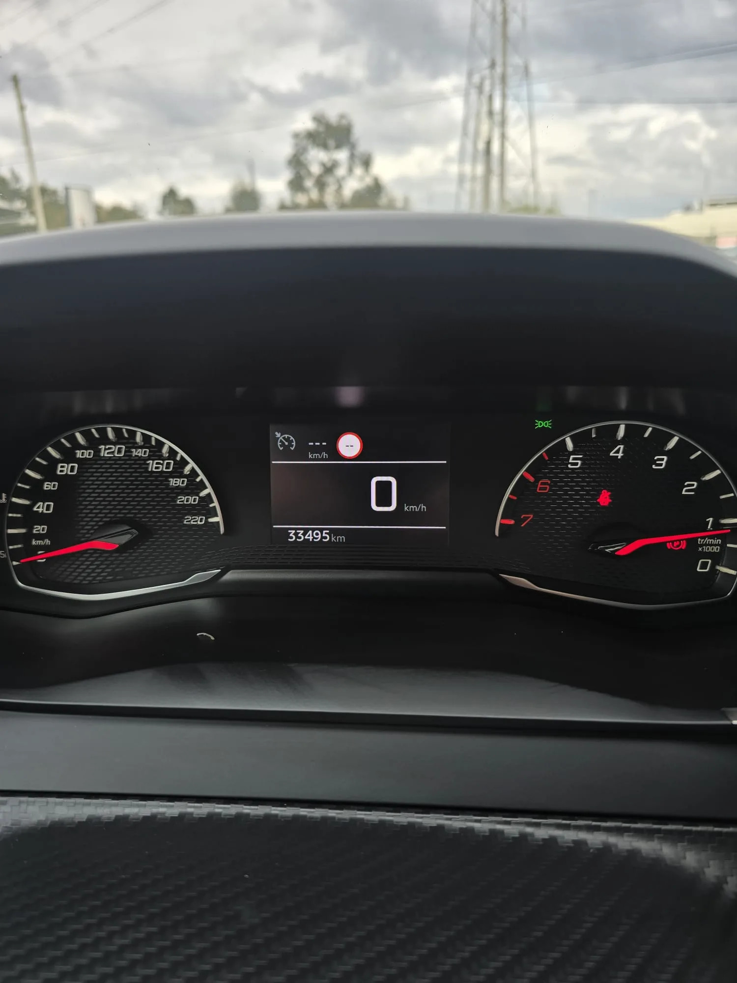 Peugeot 208 2024 - dashboard photo 12