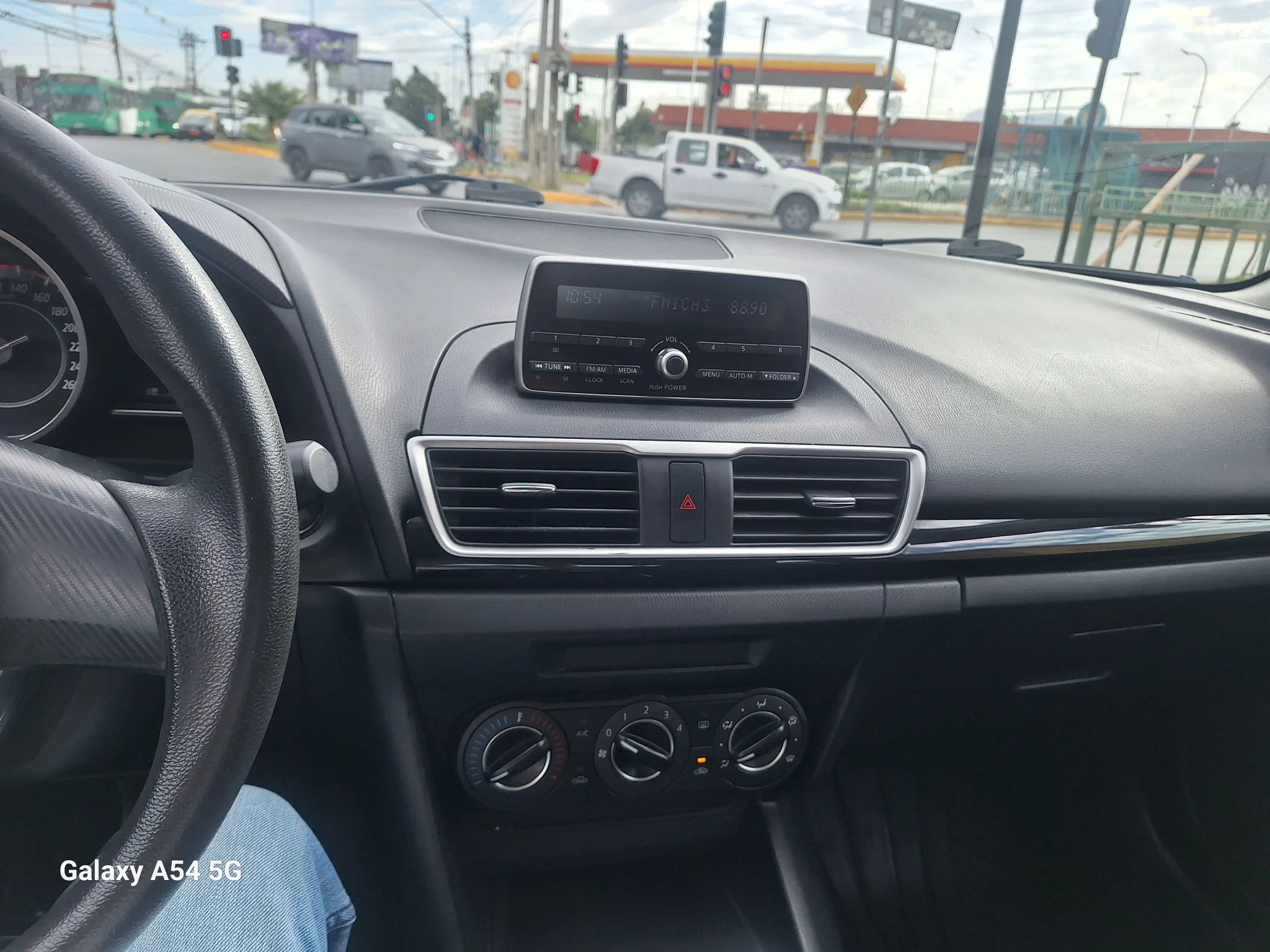 Mazda Mazda3 2016 - dashboard photo 4