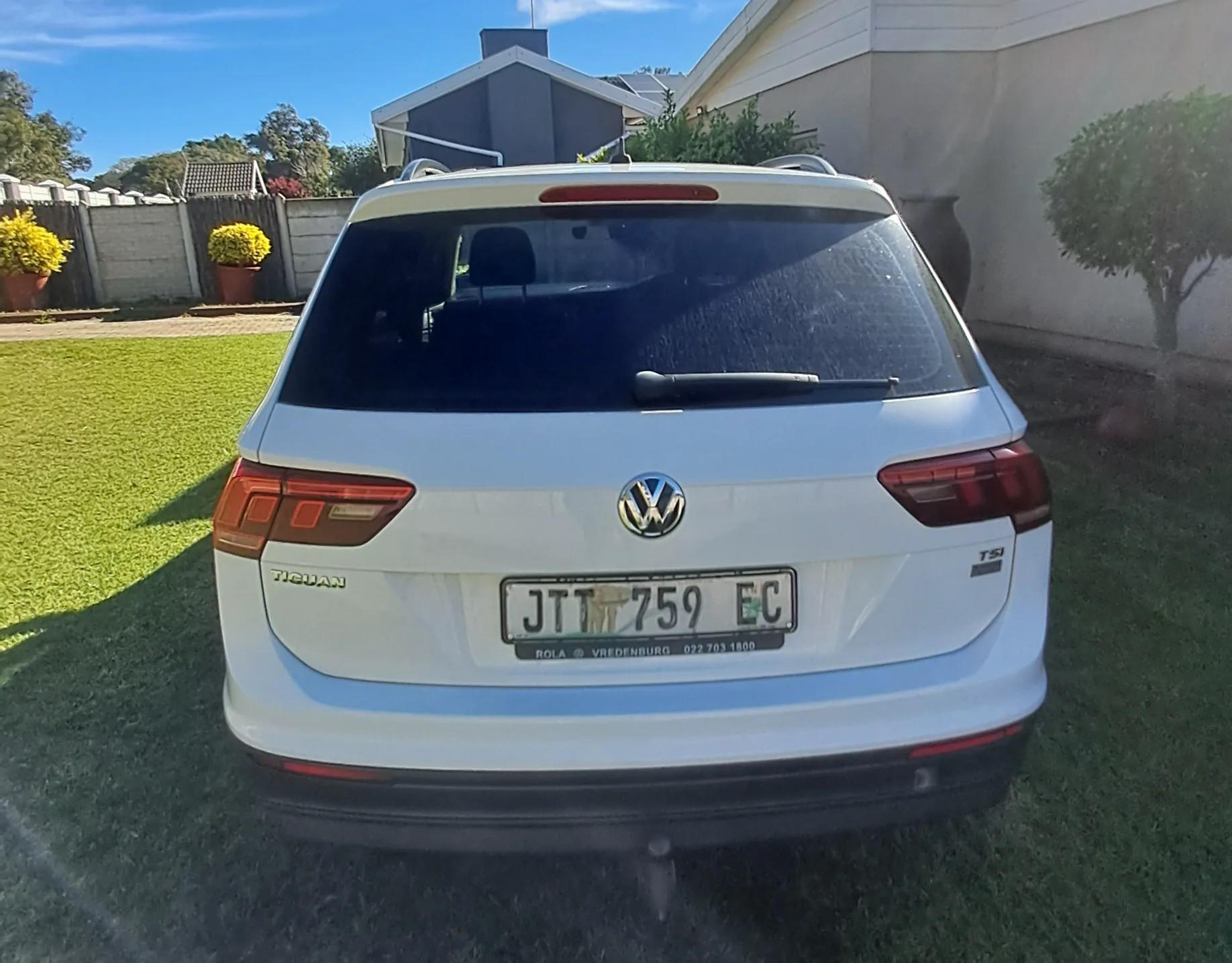 Volkswagen Tiguan 2017 - rear-right photo 3