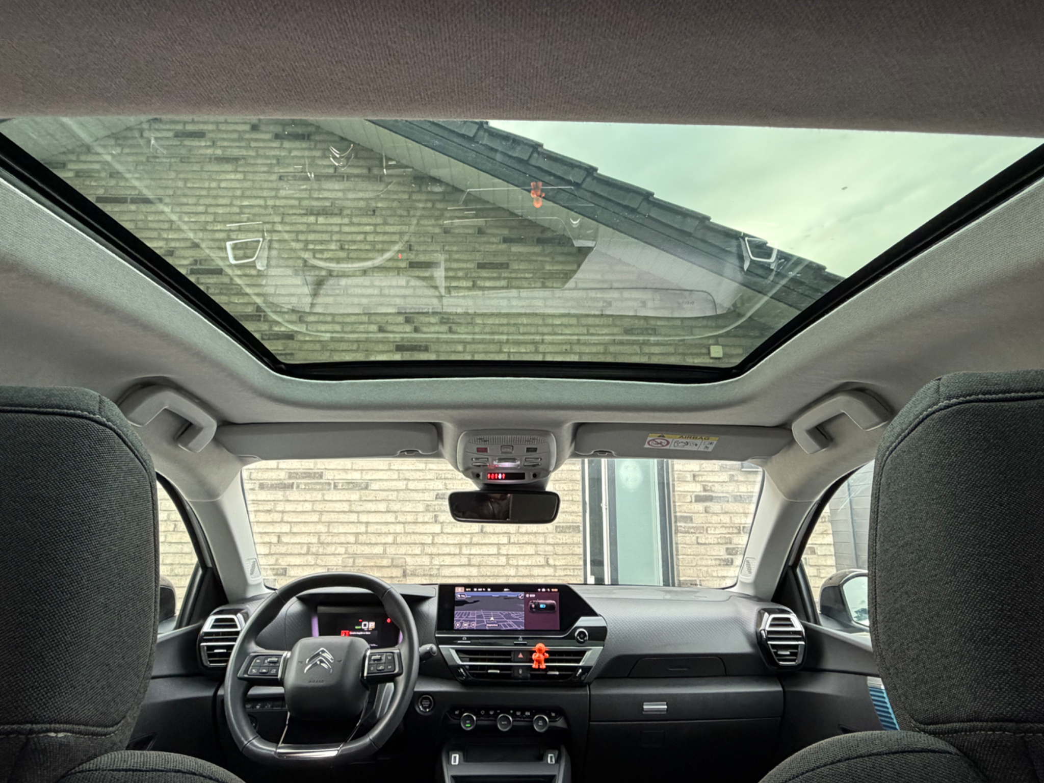 Citroën ë-C4 X 2023 - dashboard photo 5