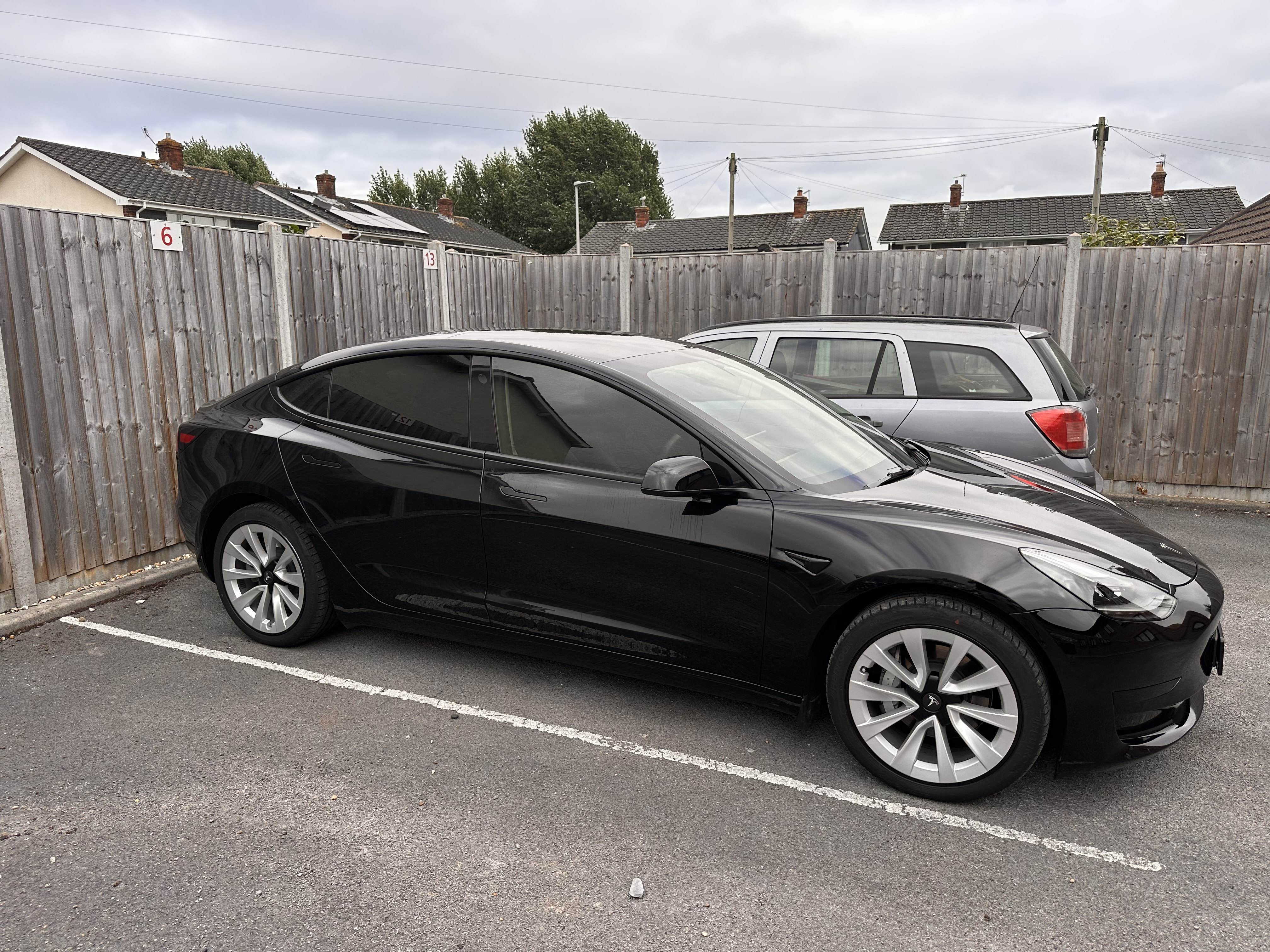 TESLA MODEL 3 2023 - left-side photo 1