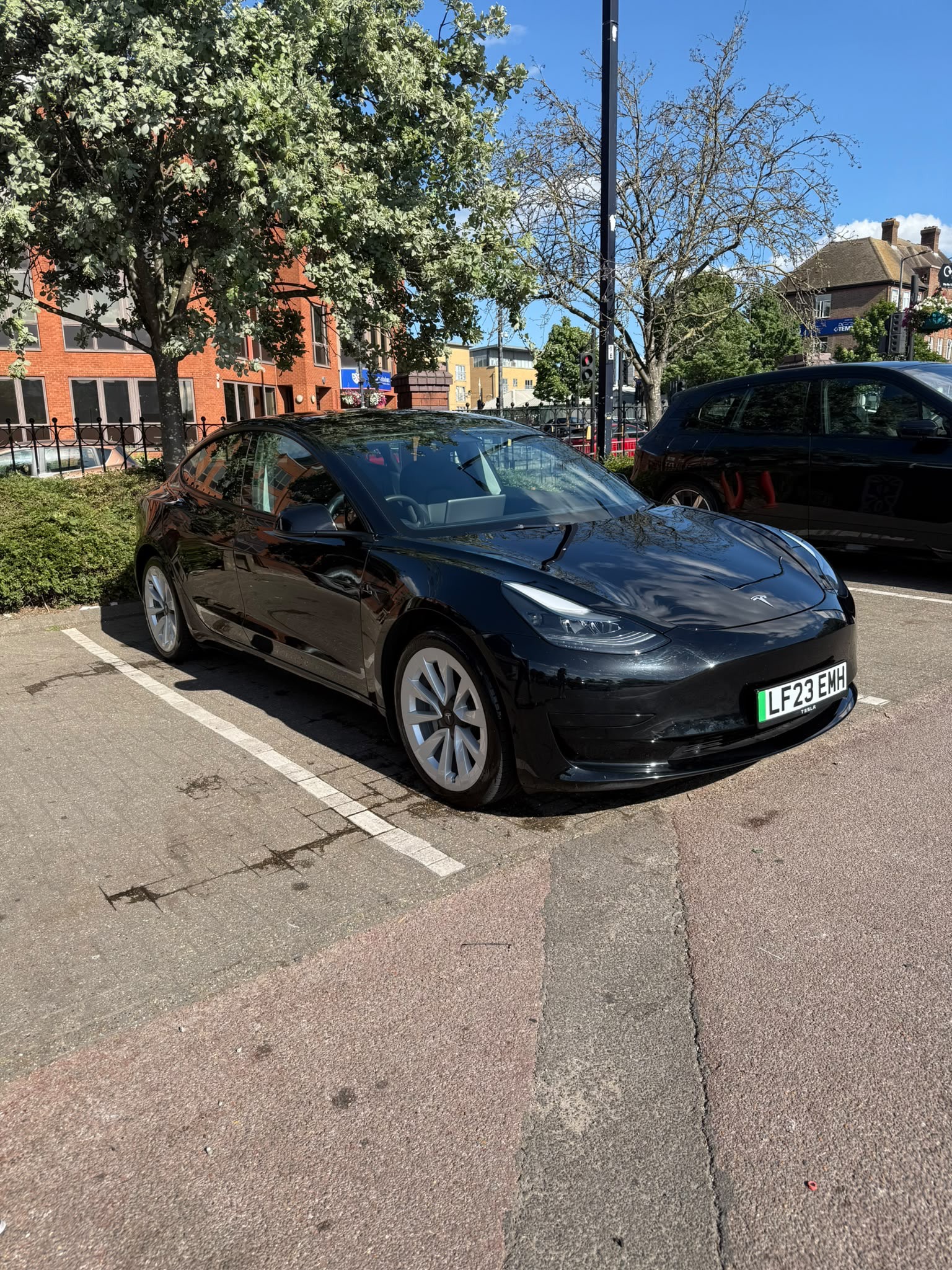 TESLA MODEL 3 2023 - front-left photo 2