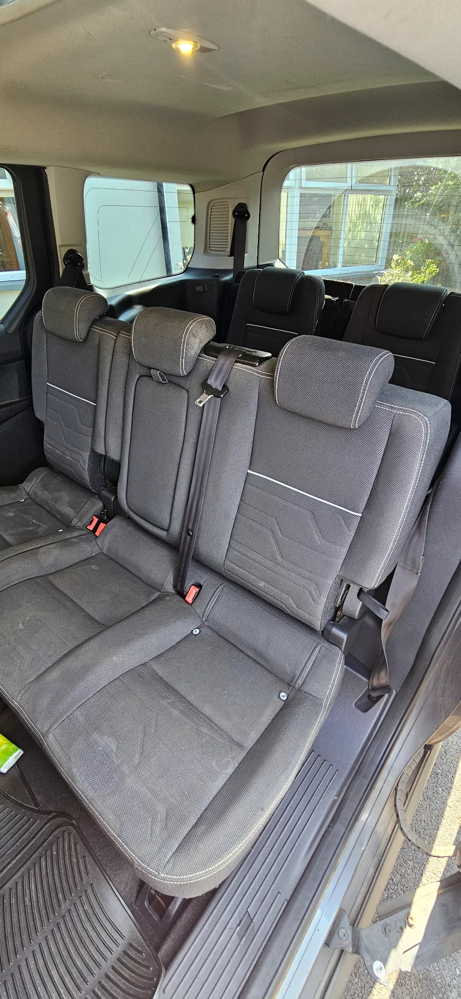 Ford Tourneo Grand Connect 2015 - third-row photo 5