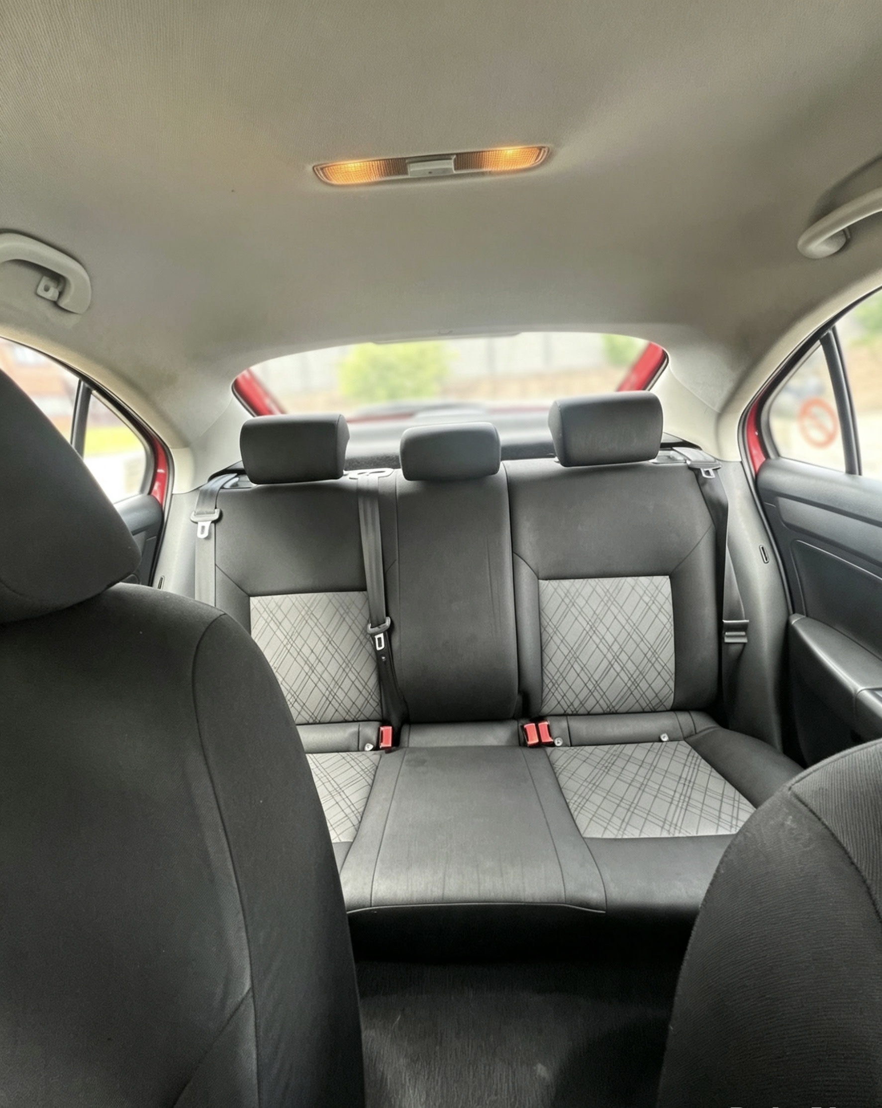 SEAT TOLEDO 2016 - rear-seats photo 5