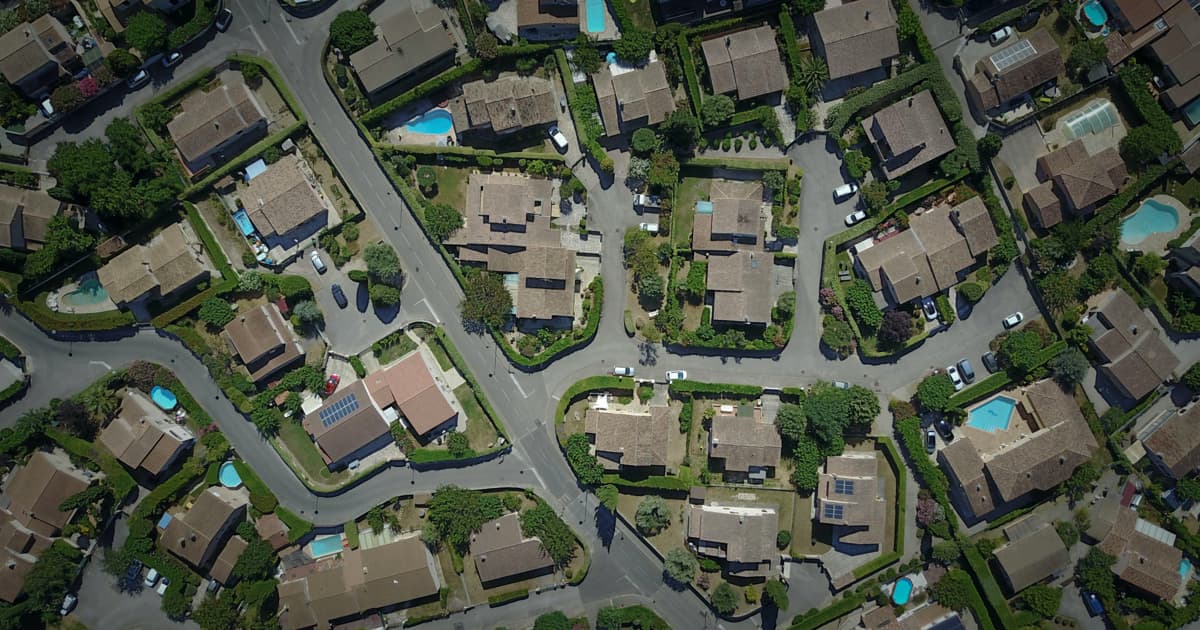 overhead photo of a suburban neighborhood