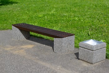 Benk m/betongfundament