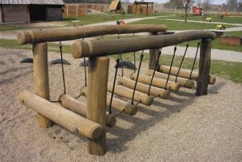 Bjelkebro, Robinia, behandlet