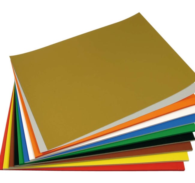 *Kronekartong.300 gr 50 x 70 Rød (10 pk)