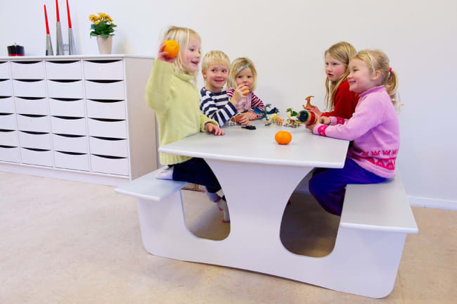 Vegghengt bord med benk, 140 cm, Bordhøyde:72 cm