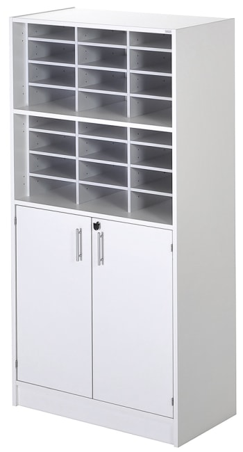 Skap med 24 posthyller og 2 låsbare dører