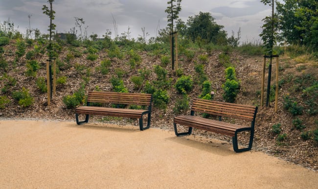 TRAPO medium benk med rygg