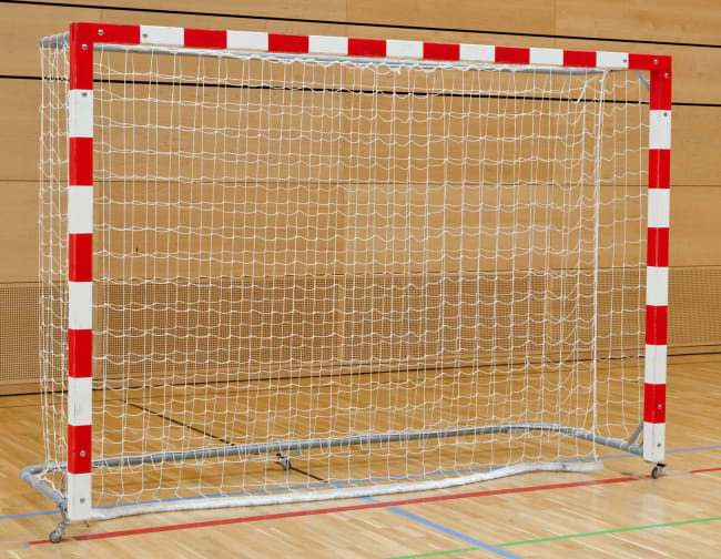 Håndballmål, hallmodell, tre  H200 x L300 x D62/89 cm.