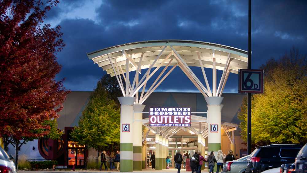 nike outlet at great lakes crossing