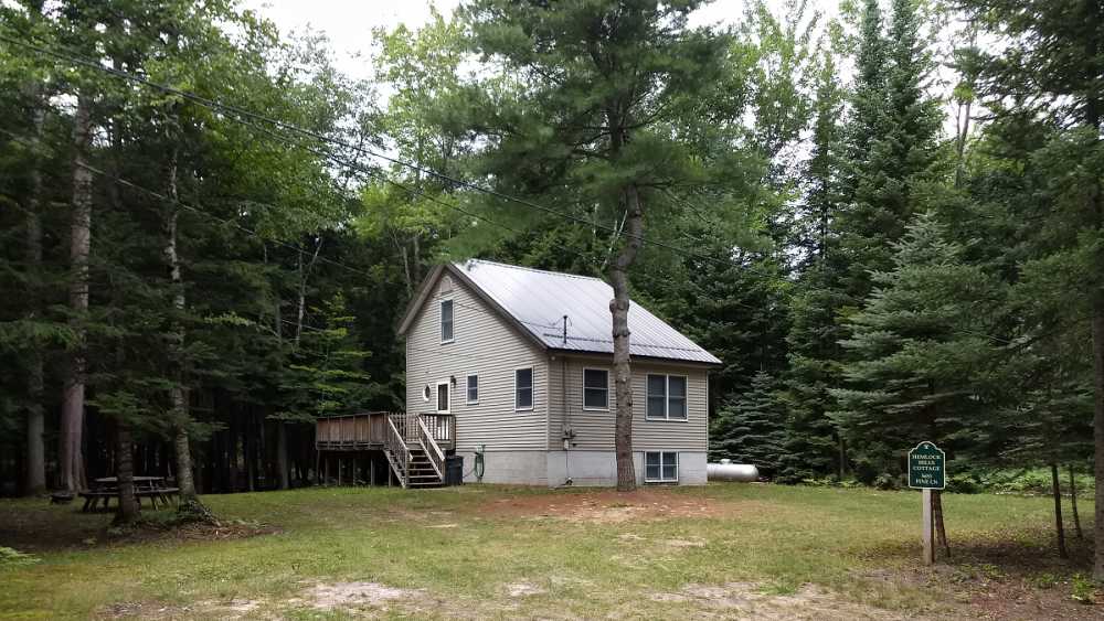 Hemlock Hills On Mill Pond Cottage On Pine Lane Michigan
