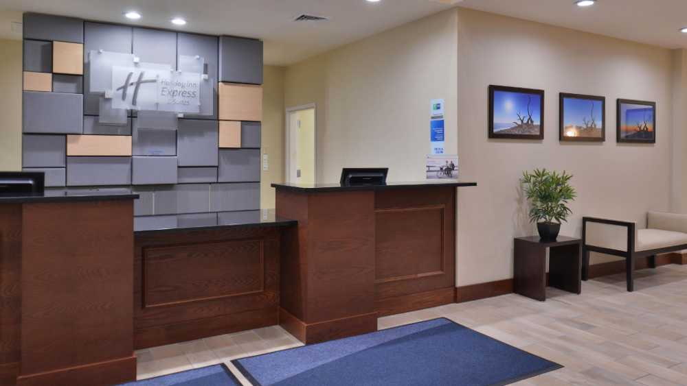 Holiday Inn Express And Suites Dearborn Sw Detroit Area Michigan