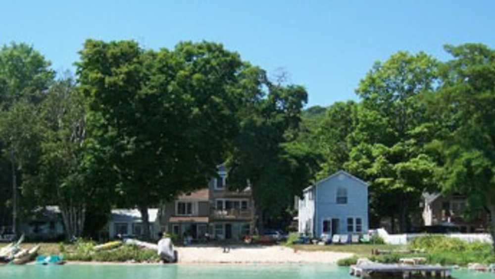 Glen Lake Cottages Michigan