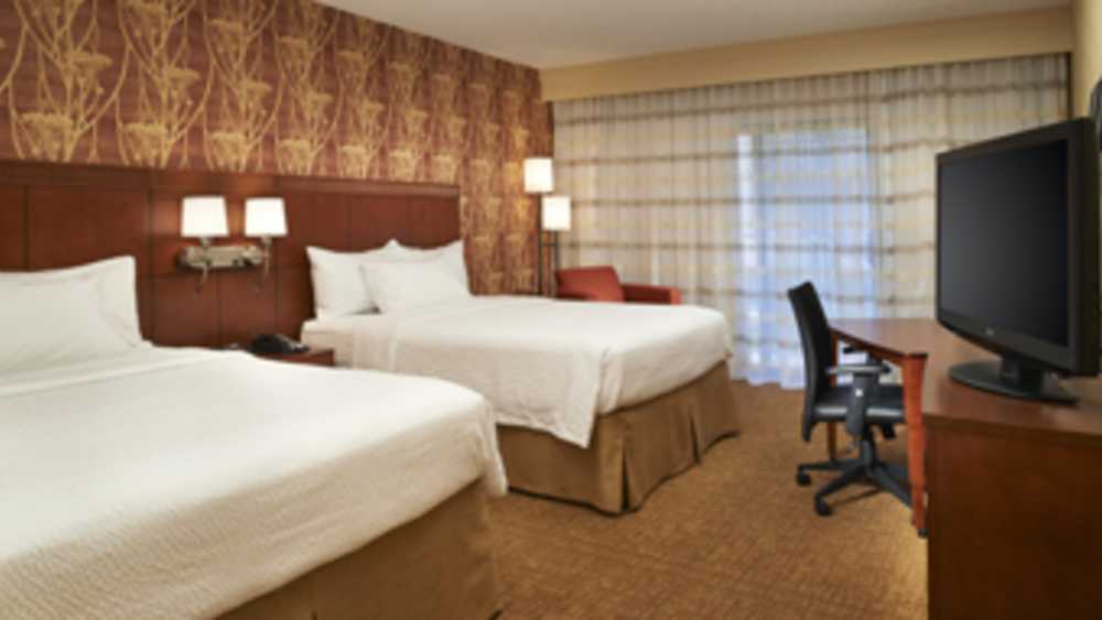 Courtyard By Marriott Detroit Metro Airport Michigan