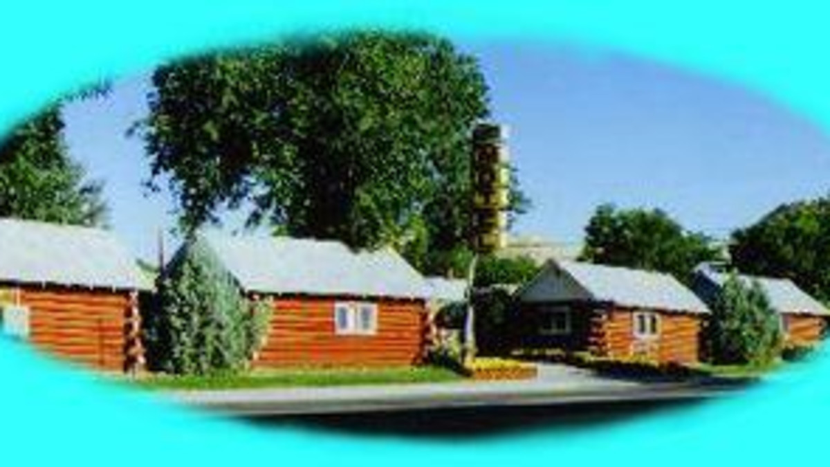 Roundtop Mountain Motel and Cabins Thermopolis Travel Wyoming. That