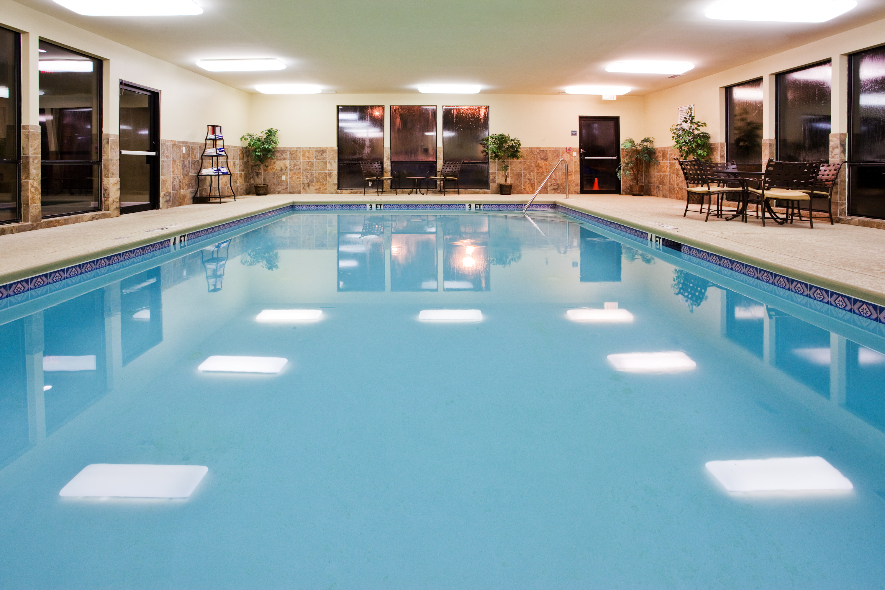 hotels in canton ga with indoor pool