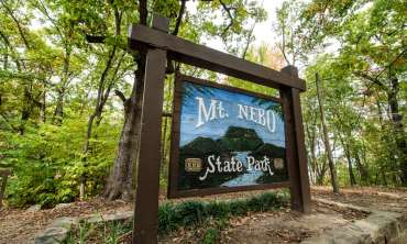 Mount_Nebo_Signs_102016_KSJ_7902.jpg