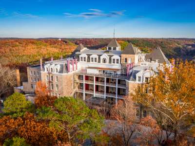 1886 Crescent Hotel & Spa